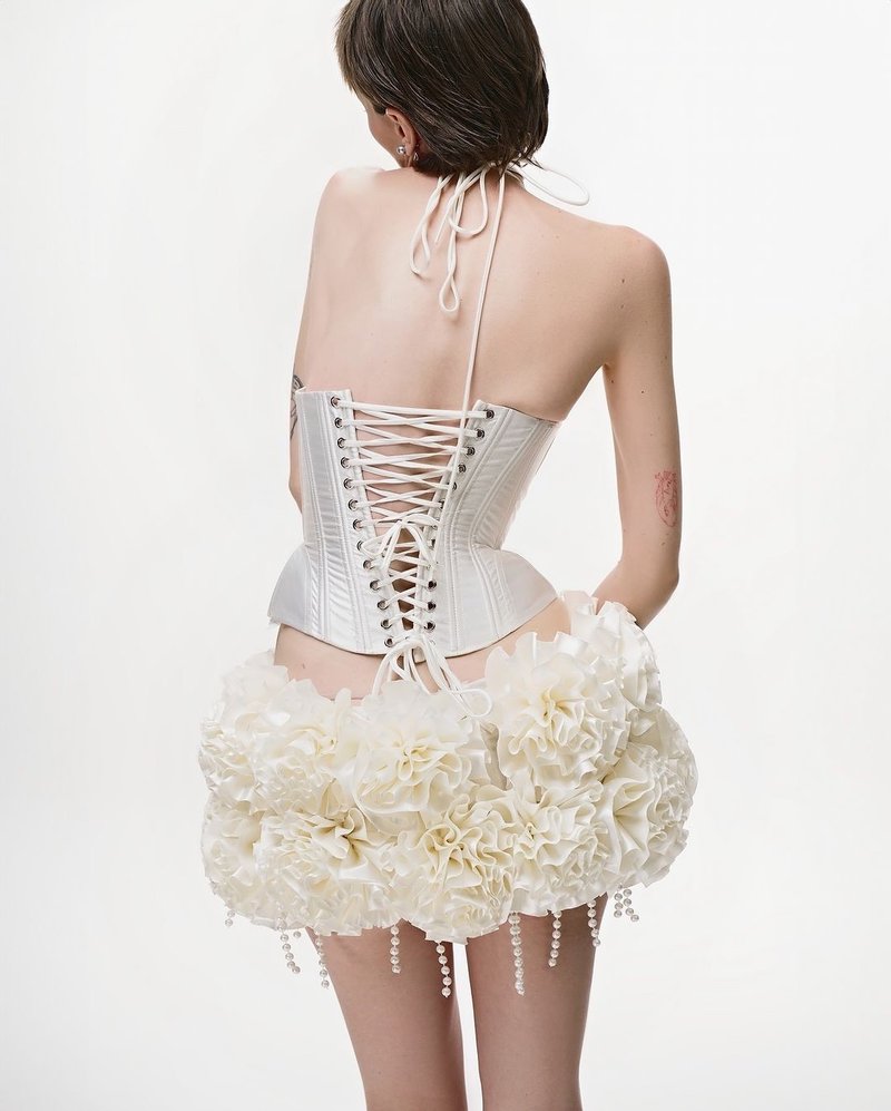 White Corset Top with Floral Ruffle Shorts H6672