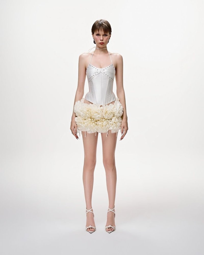 White Corset Top with Floral Ruffle Shorts H6672