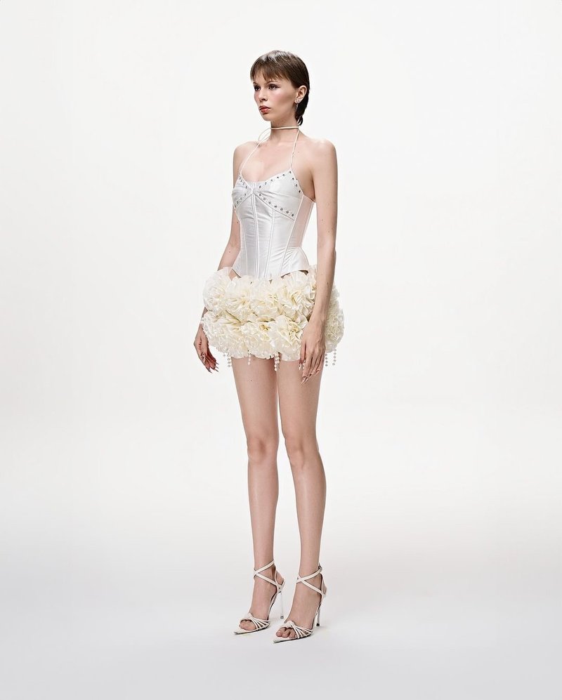 White Corset Top with Floral Ruffle Shorts H6672