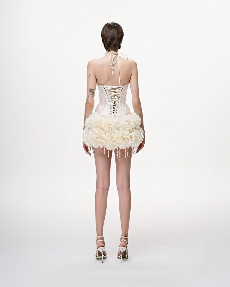 White Corset Top with Floral Ruffle Shorts H6672