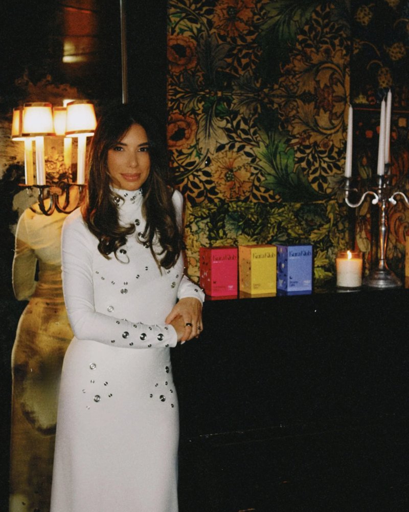 White Long Sleeve Buttoned Gown H7015