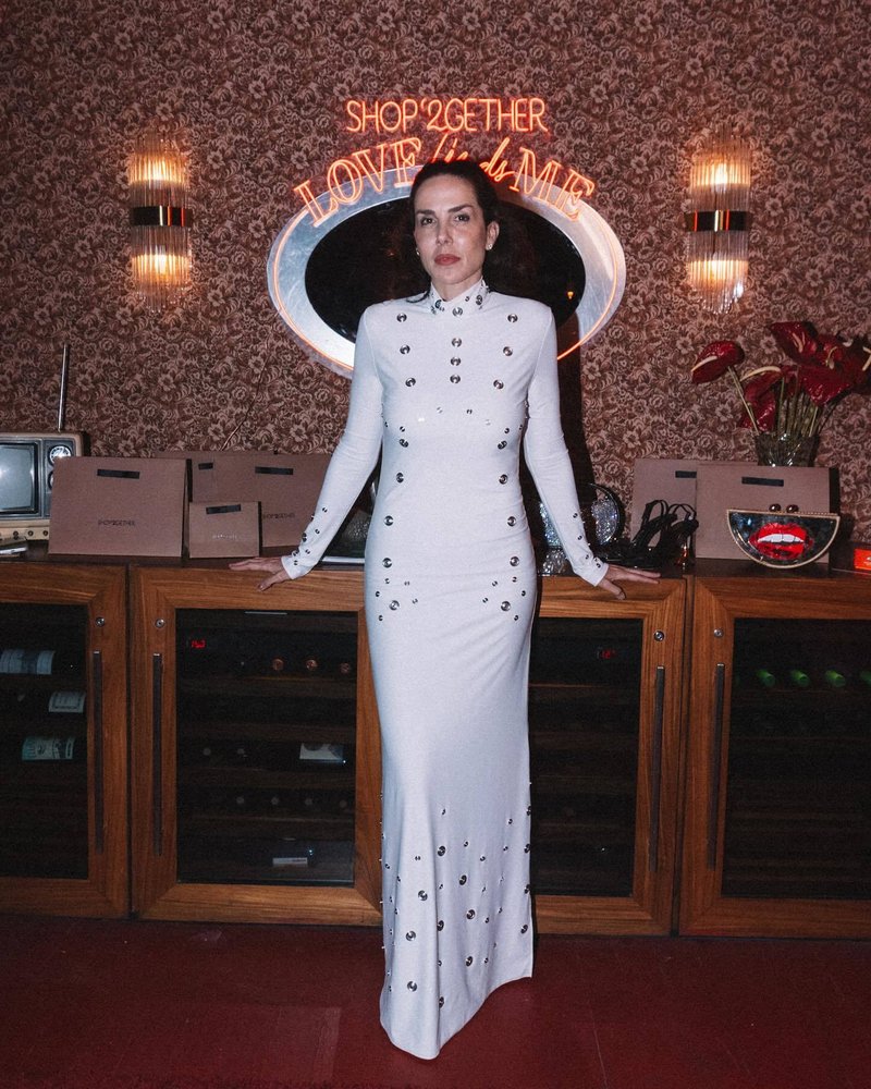 White Long Sleeve Buttoned Gown H7015