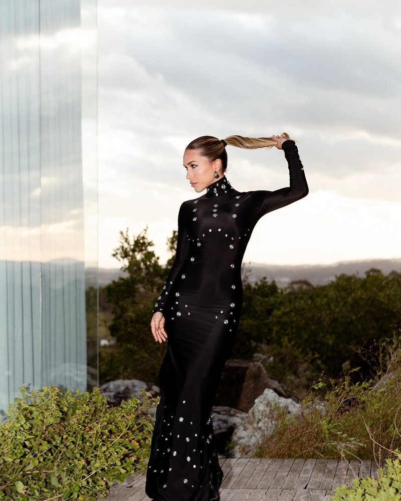 White Long Sleeve Buttoned Gown H7015